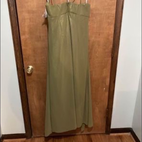 New Formal size 20 David’s Bridal - Picture 9 of 10